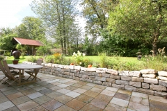24b Terrasse in Garten